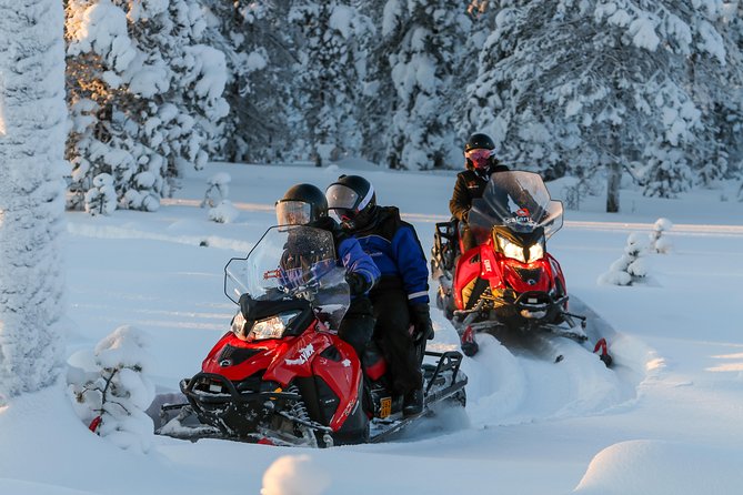 Snowmobiling Quick Spin - 2 h snowmobile experience in Rovaniemi - The break with hot drinks and biscuits: why it matters