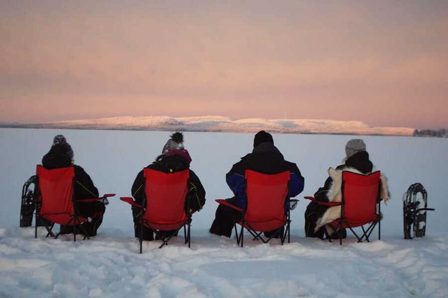 Snowshoe experience with traditional beverages in Lapland - The walk part: instructions that actually help you move