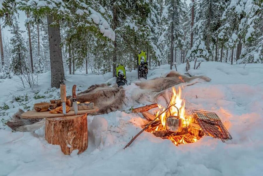 Snowshoe experience with traditional beverages in Lapland - Getting started at the Santa Claus central hotel