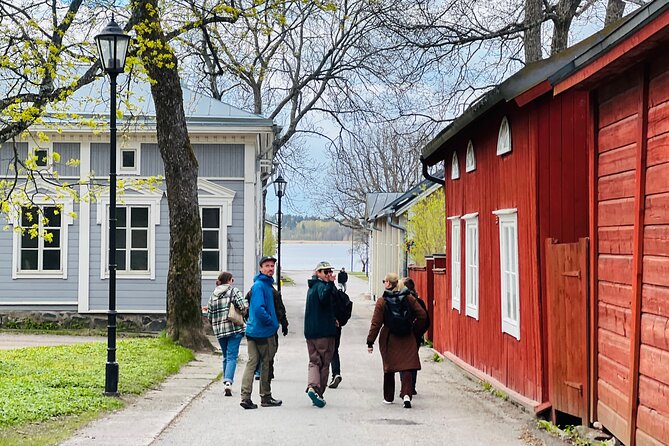 Stones & Slices: Raasepori Castle Ruins, Ekenäs Old Town & Pizza - Guide style, pacing, and how to get the most from the day