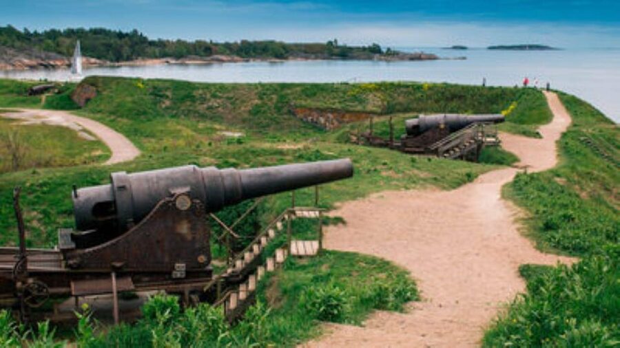 Suomenlinna: Guided Walking Tour with an Authorized Guide - Price and Value: What $17 Buys You (and What It Does Not)