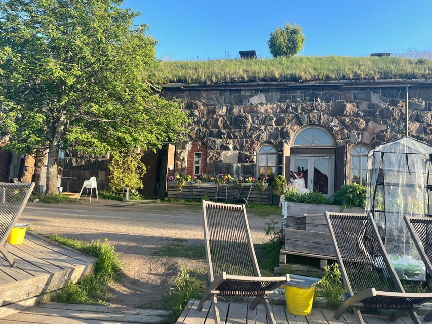 Suomenlinna tour in French with Doro - Suomenlinna Church and the Museum Area: Start With Meaning