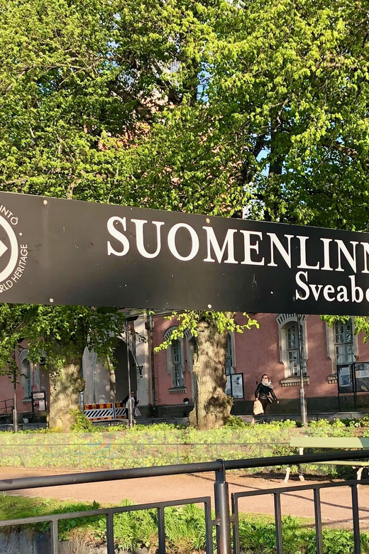 Suomenlinna tour in French with Doro - Augustin Ehrensvärd’s Grave: A Personal Turn in the Story