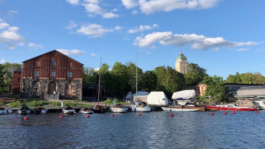 Suomenlinna tour in French with Doro - Piper Park and Kustaanmiekka Fortification: Nature Isn’t Separate