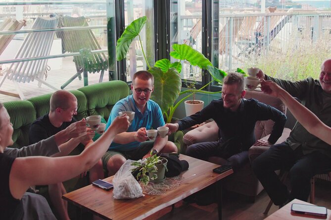 Tampere Food Tour Local Tastings, Meal & Rooftop City Views - Meeting at Keskustori and getting your bearings fast