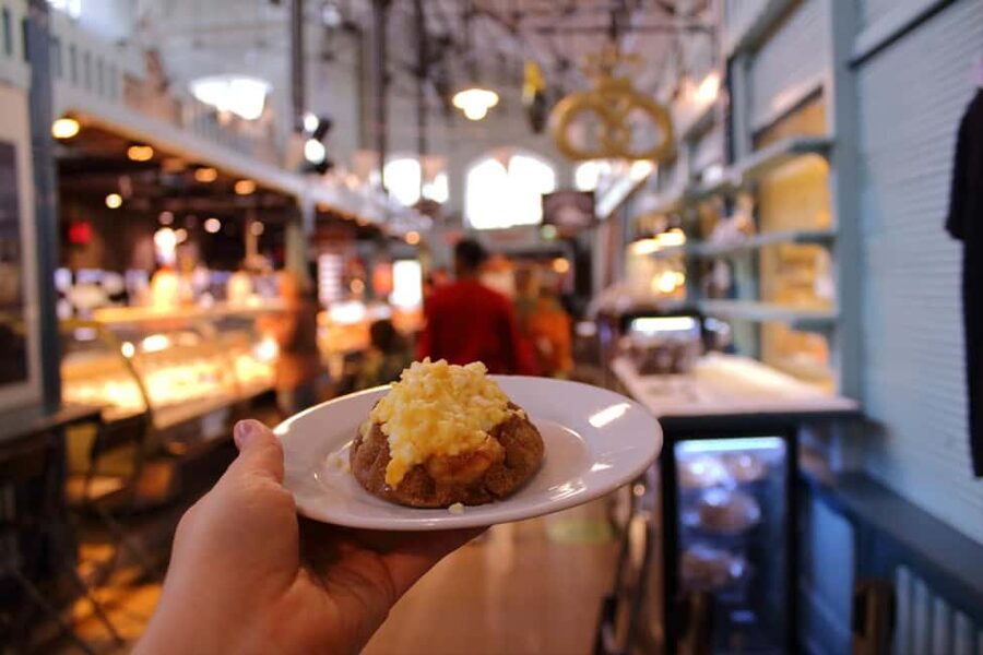 Tampere: Food Tour with Tastings, Meal, & Rooftop City Views - Laukontori and mustamakkara, Tampere’s signature taste by the lake