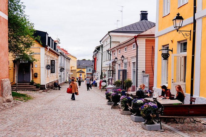VIP Private Half-Day Trip to Medieval Porvoo from Helsinki - Hotel pickup and the ride time that turns into a mini lesson