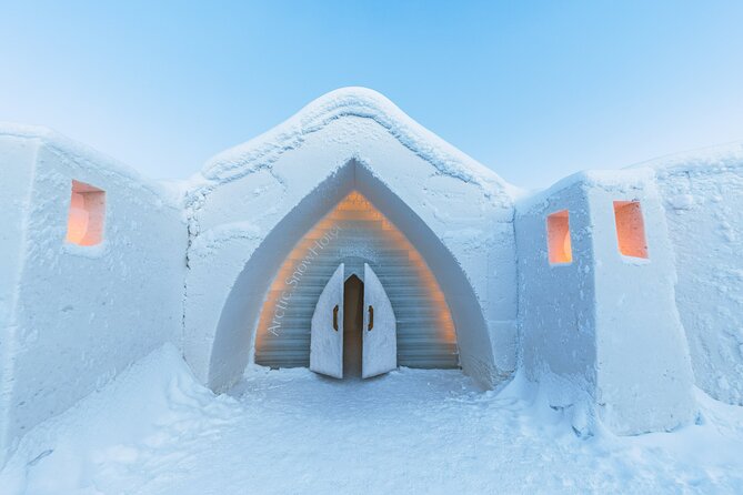 Visiting package: Guided Tour at Arctic Snow Hotel - Arctic SnowHotel, Ice Bar, and a 30-Minute Shuttle from Rovaniemi