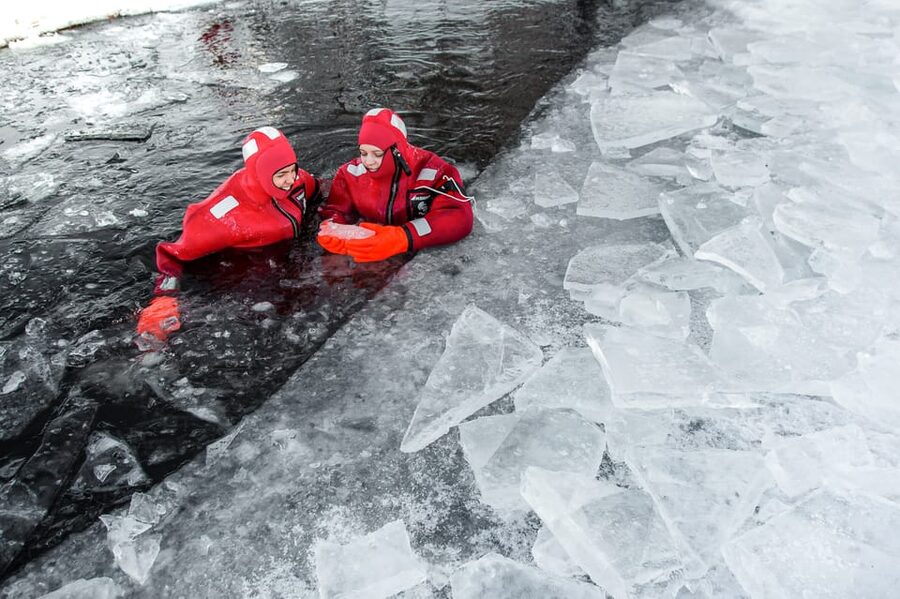 Ylläs: Lake Ylläsjärvi Ice-Floating Experience - Should You Book the Ice-Floating Experience at Ylläsjärvi?