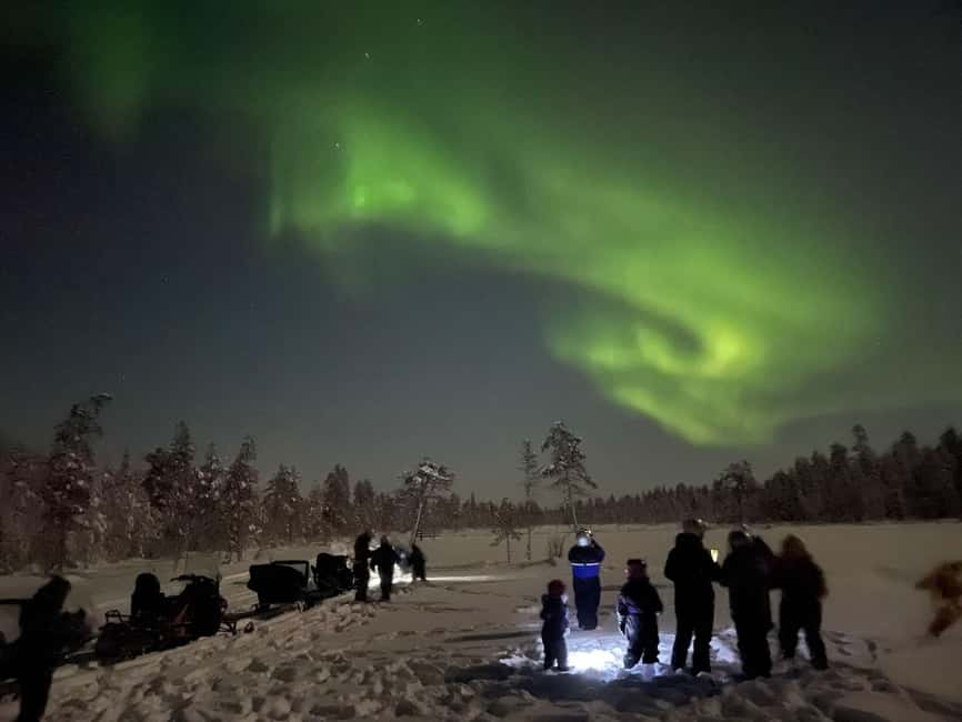 Ylläs: Northern Lights Snowmobile Safari with Transfers - From Pickup in Ylläs to the Safari House
